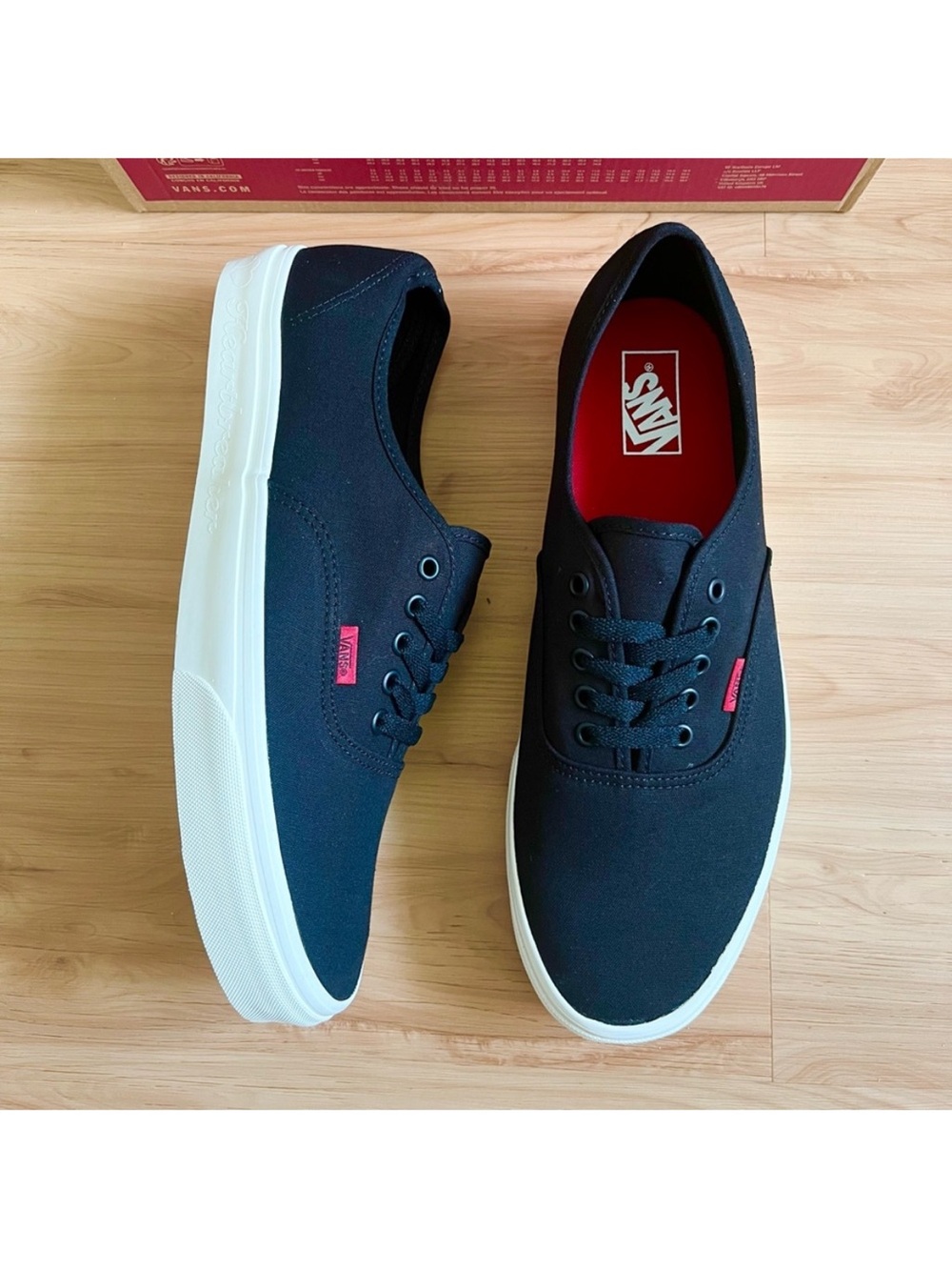 Vans AUTHENTIC SECRET
LOVER SNEAKER Mens 13.OUS